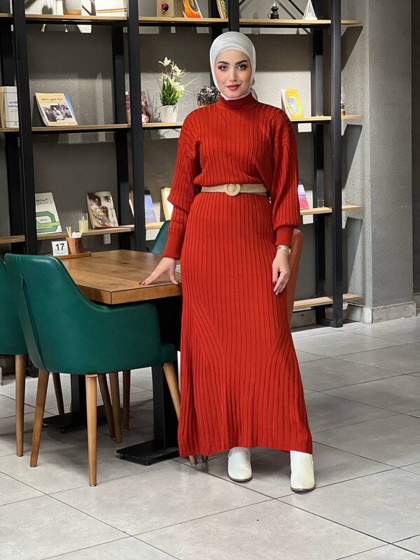 SB - 12550-8-37T فستان قرميدي مع حزام (1)