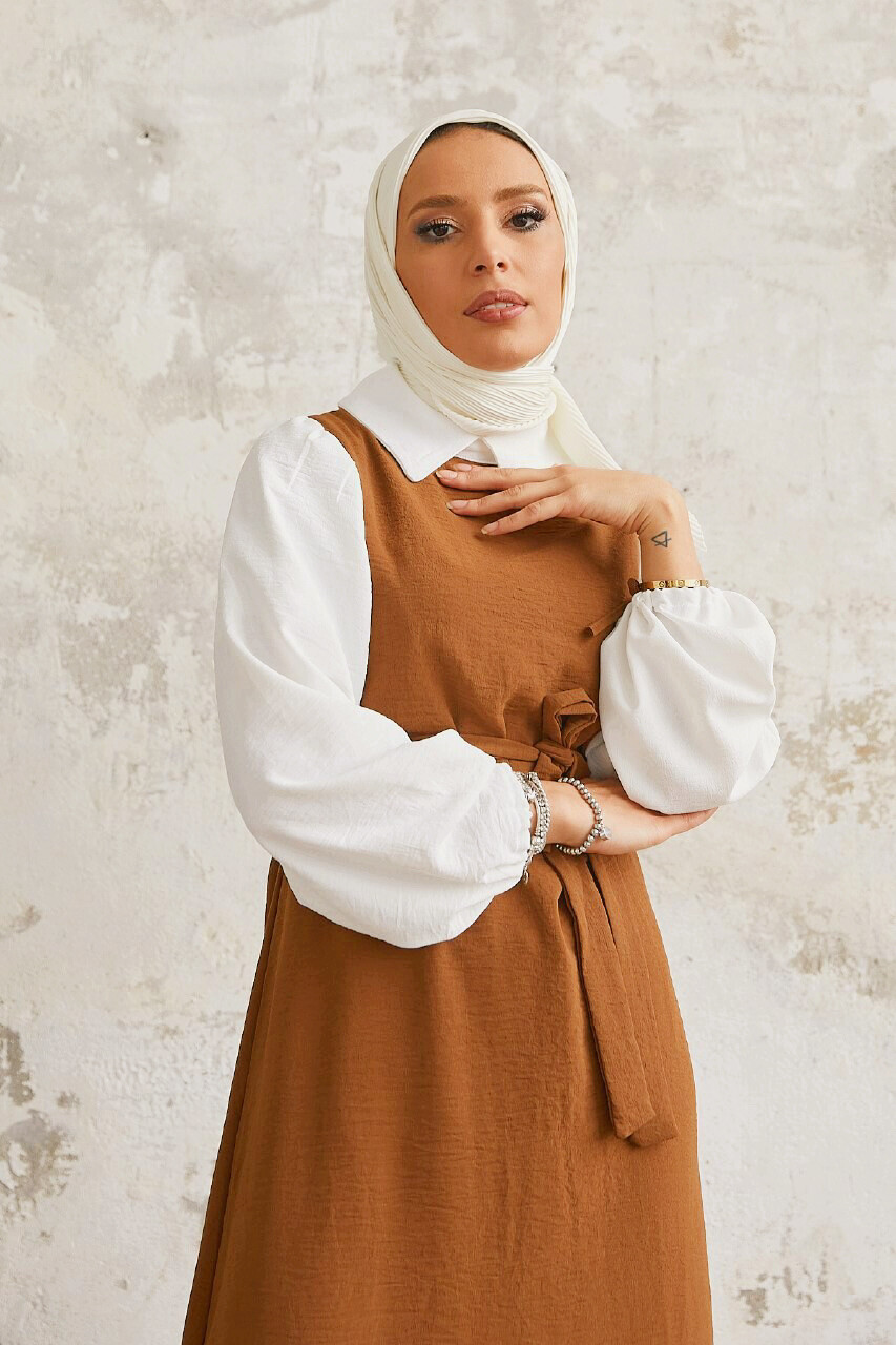 1441-29B-5 فستان مع حزام - بيج - Thumbnail