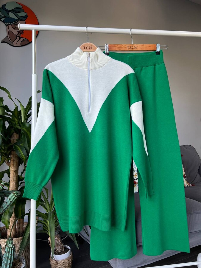 TC - 22037-7U-3- طقم قطعتين تريكو اخضر