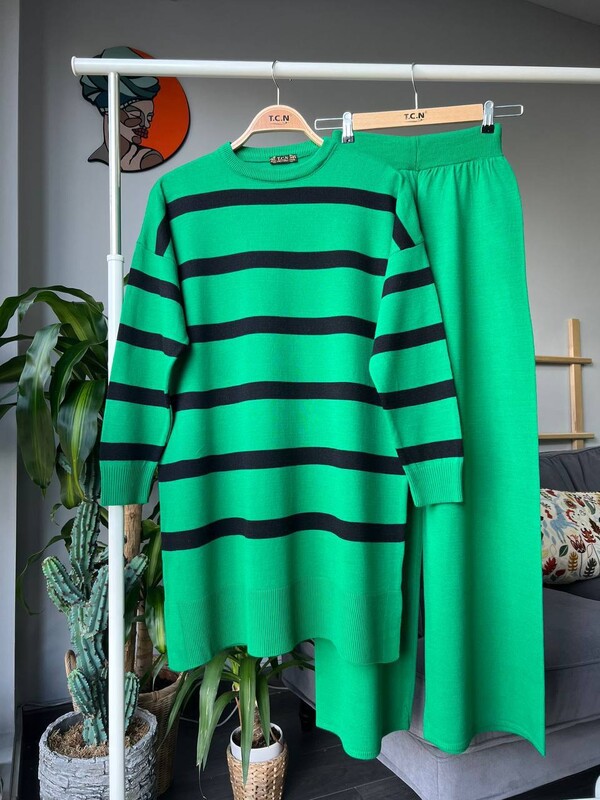 TC - 3209-81T-6 طقم قطعتين تريكو اخضر