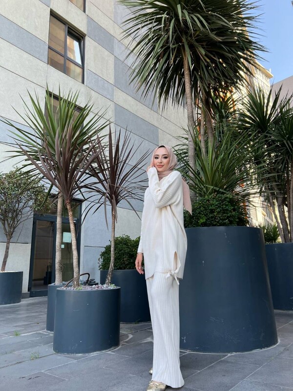 TC - 3313-67H-4 طقم قطعتين - اوف وايت