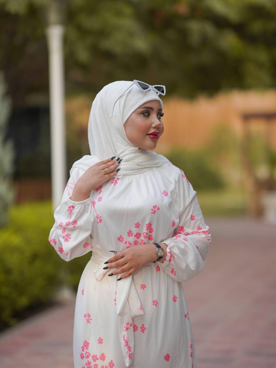 5552-17M-2 فستان مع حزام - نقش وردي - Thumbnail