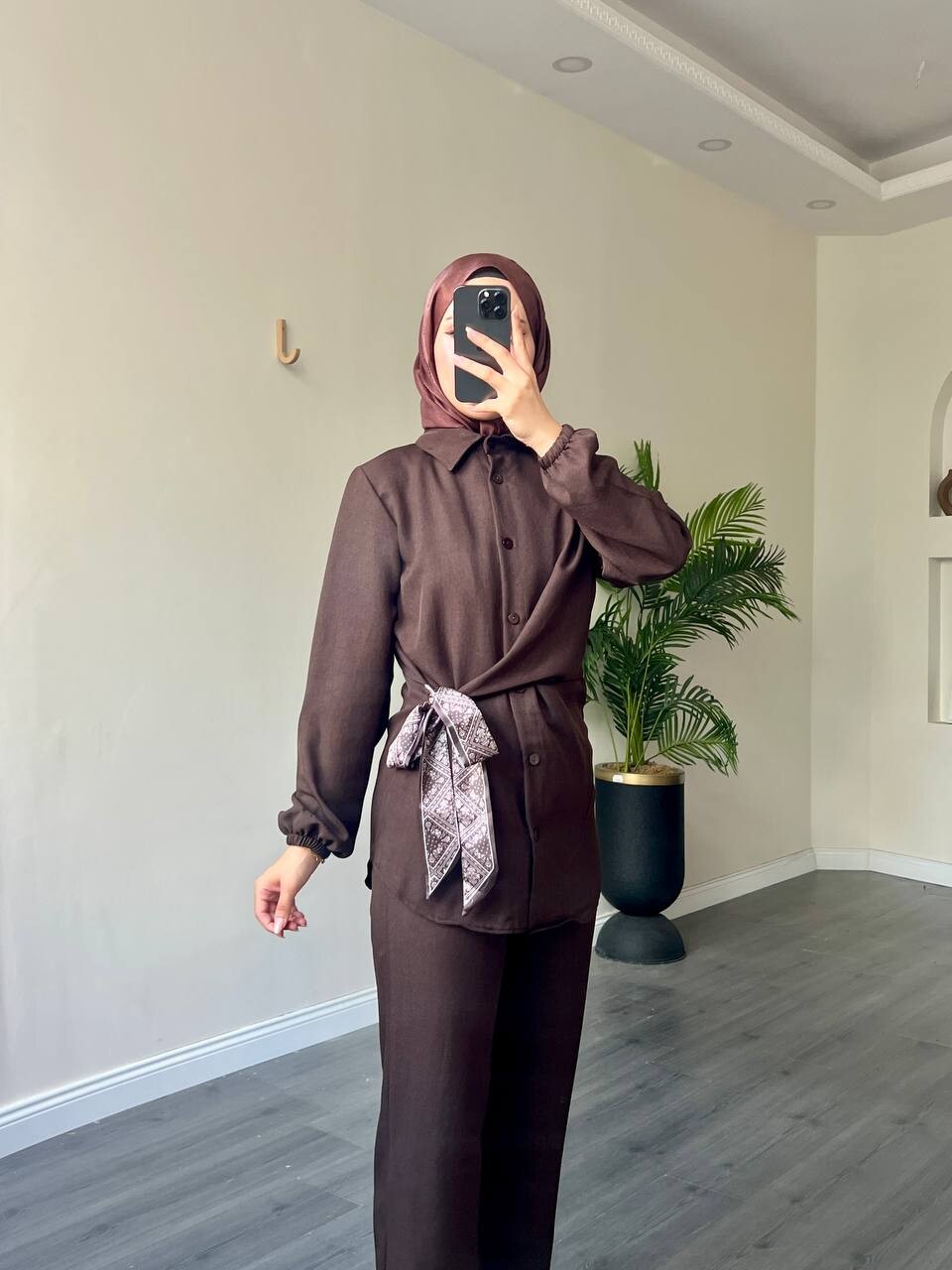 8275-37L-سوت سكارف بنطرون -جوزي غامق-4 - Thumbnail